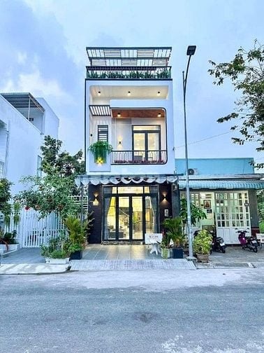 Bán Nhà Phố Hiện Đại 3 Tầng - Trung Tâm Thủ Dầu Một - Giá Cực Tốt