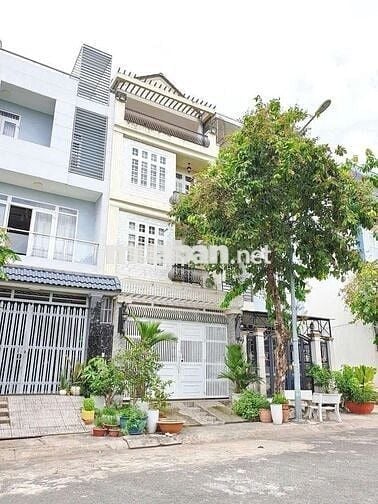 Nhà Full Nội Thất 1 Trệt 3 Lầu 5x18m Mặt Tiền Đường Số Phạm Hữu Lầu