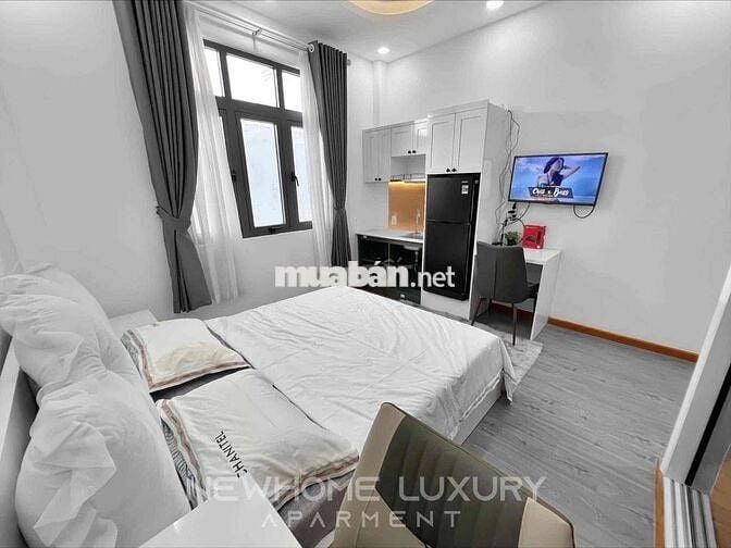 CĂN HỘ CAO CẤP FULL NỘI THẤT CỬA SỔ THOÁNG TV RIÊNG THIẾT KẾ HIỆN ĐẠI