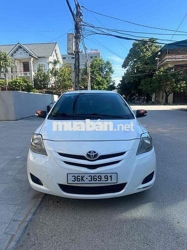 Toyota Vios Trắng 5 chỗ Số sàn