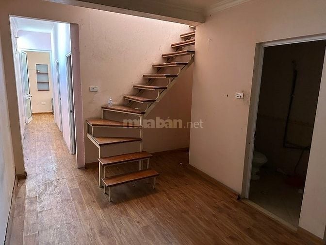 Nhà 3 tầng 1 tum,13 phòng,cho thuê ở,kho,căn hộ dịch vụ,Võ Chí Công