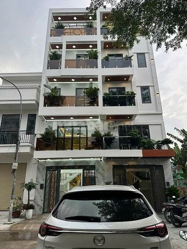 NHÀ ĐẸP MỚI XÂY XONG - ĐƯỜNG 12M VỈA HÈ CÂY XANH THOÁNG MÁT