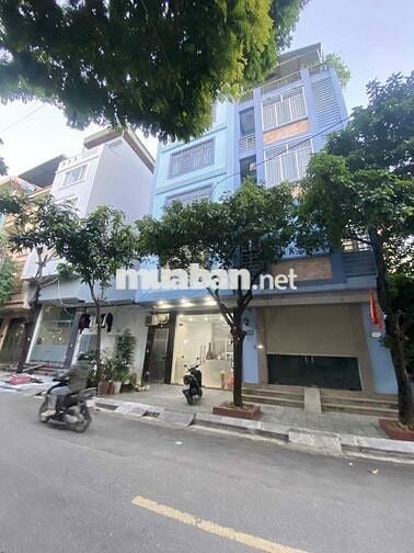 Bán nhà phân lô vỉa hè, ô tô tránh thông, kinh doanh văn phòng giá tôt