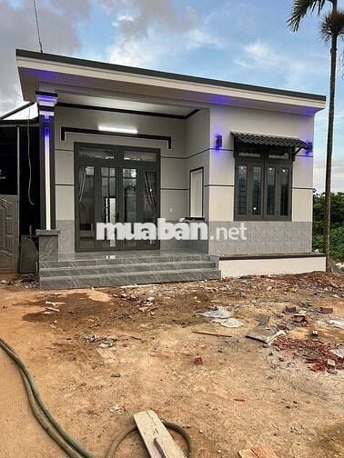 Nhà cấp 4 sân vườn 7x22m giá 2.3 tỷ thương lượng chính chủ