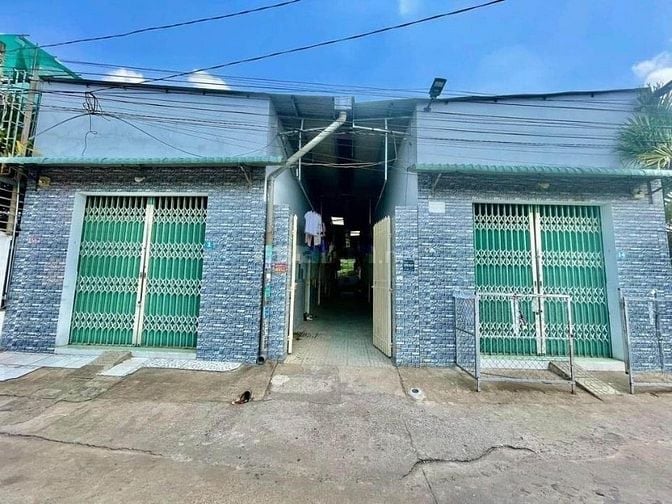 Ngộp bán gấp dãy trọ 10p ngay KCN Trảng Bàng, 200m2, giá 970 Tr, Shr