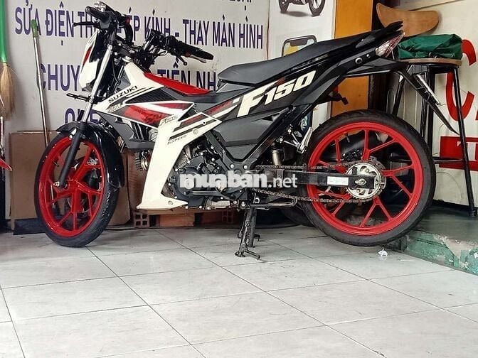 Suzuki Satria F150 Đỏ trắng đen
