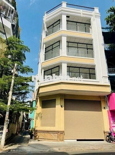 Cần cho thuê nhà góc 2MT 25 Hoa Huệ P.7 Q.Phú Nhuận