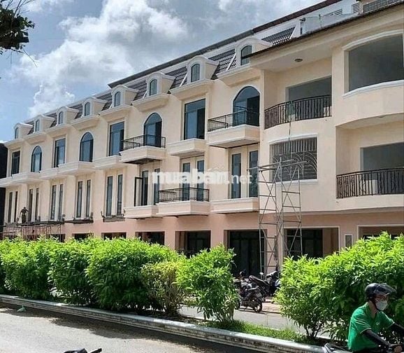 Nhà phố mặt tiền + 163m2 + 3PN view siêu đẹp