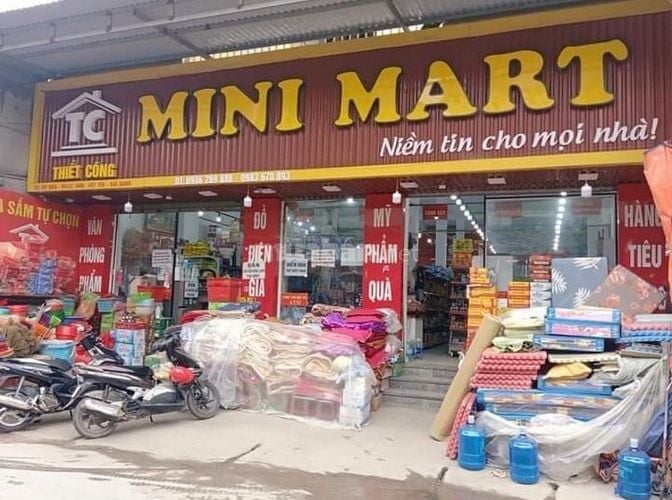 Hàng Bách Hóa mới khai trường cần tuyển thêm nhân viên