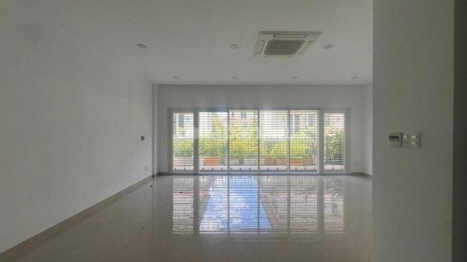 Cho thuê sàn trống 60m2, tại lầu 1, mặt tiền Nguyễn Cơ Thạch, khu SALA
