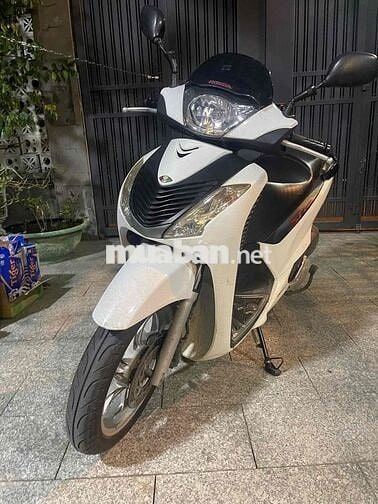 SH 125 đã lên full áo Ý