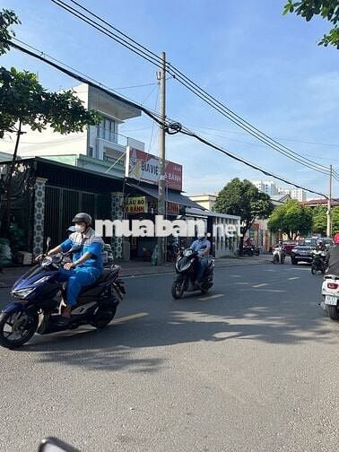 Đất mặt tiền bán thấp hơn ngân hàng định giá 34%