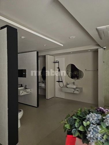 Cần cho thuê sàn 160m2 lầu 3 tòa nhà showroom MT Nam Kỳ Khởi Nghĩa