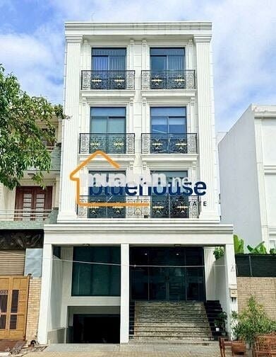 NHÀ ĐƯỜNG NGUYỄN THẾ LỘC KHU K300 DT: 9X20M HẦM 4 TẦNG CHO THUÊ