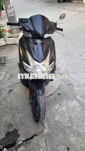 Tôi cần bán xe airblade màu đen