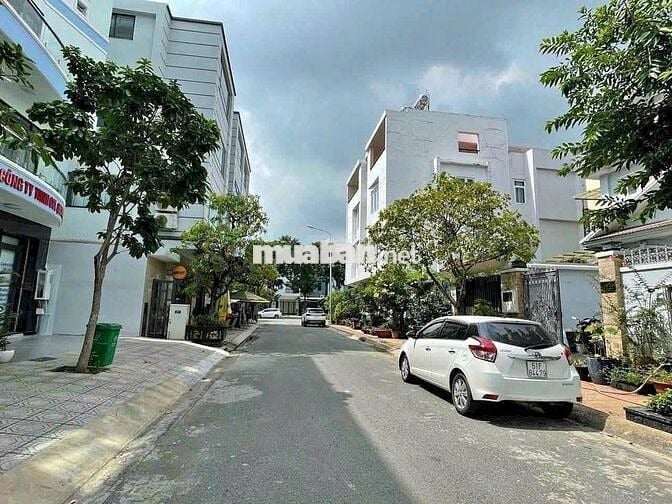 Cho thuê nhà mặt tiền 70m2 3L4PN gần Phạm Văn Đồng, Gigamall