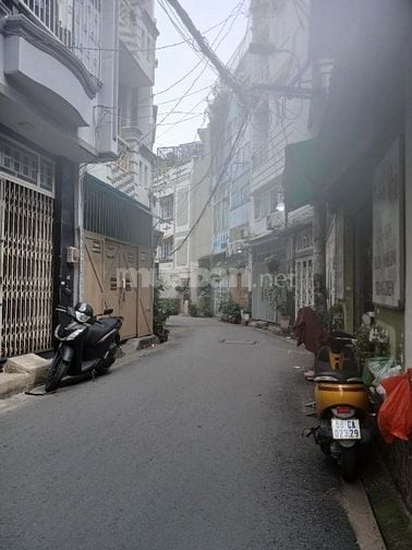 Nhà Nát Tiện Xây Mới 3,8x13(48m2) Hẻm Xe Tải Hoàng Hoa Thám 6,8 tỷ