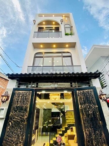 Bán nhà đẹp TRẦN PHÚ, Phường 4 Quận 5 – 1 trệt 2 lầu, 5PN, DT 88,2m2