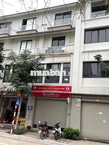 Chính chủ cho thuê 80mx4T đường vỉa hè ô tô tránh đỗ 24/24