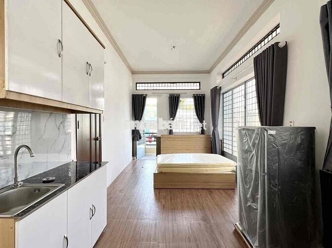 CĂN HỘ QUẬN 4, FULL NỘI THẤT, BAN CÔNG GẦN ĐẠI HỌC LUẬT, CẦU KHÁNH HỘI