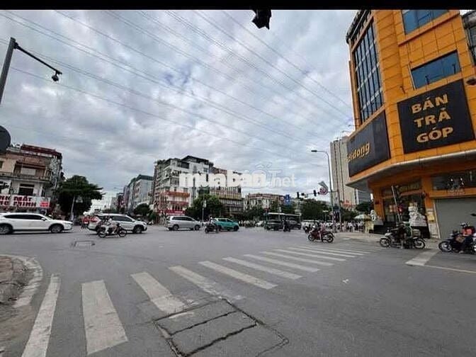 Tôi cần mặt phố Vạn Phúc Hà Đông, 9tầng thang máy full nội thất.