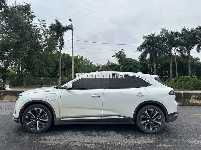 VinFast VF8 Plus 2022 Trắng