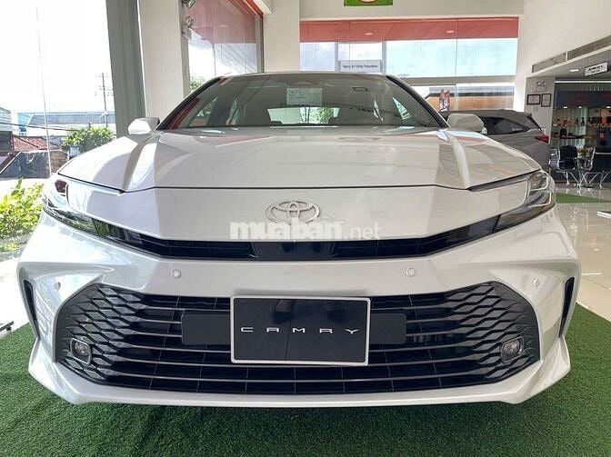 Toyota Camry 2025 2.5HEV MID 2025 giá 1.310 triệu