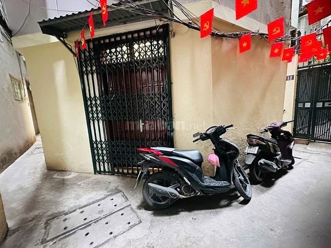 Chính chủ bán nhà 5 tầng, phố Xã Đàn - Đê La Thành, sổ đỏ chính chủ.