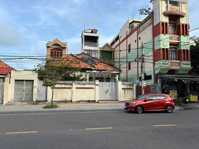 Bán nhà mặt tiền 14m đường Trương Công Định, Vũng Tàu
