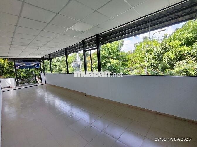 Cho thuê phòng tại tầng 1, căn góc số 152 đường số 39, quận 7