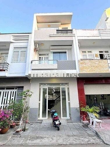 Nhà 2 Lầu Khu Hưng Phú Gần Siêu Thị Go