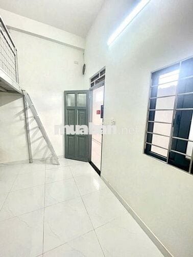 phòng gác siêu rộng ngay tô ngọc vân trống sẵn