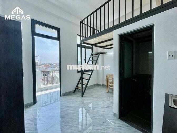 Phòng Có Gác Ban Công Ngay Công Viên Làng Hoa