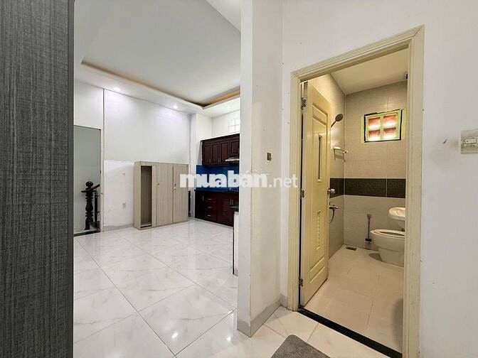 Chính chủ cho thuê phòng sát TTTM Gigamall, full nội thất