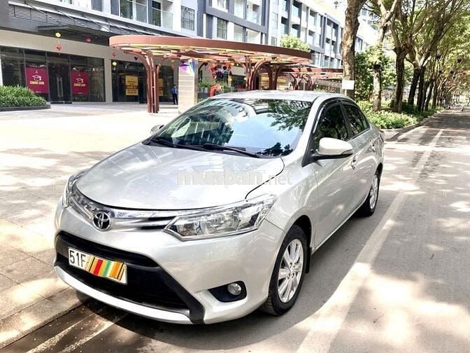 Bán Vios 1.5E 2018 màu bạc Zin xe gia đình: 265tr