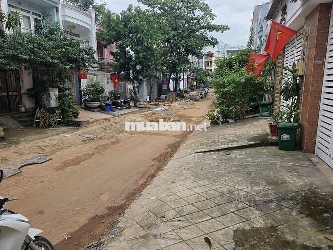 Bán nhà 247 m2 chính chủ tại khu vực đường Lê Cơ, Bình Tân giá 19 tỉ