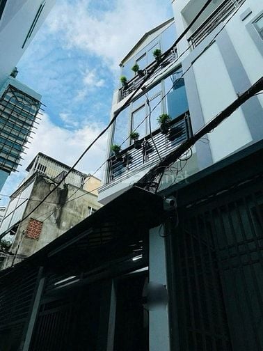 Bán nhà cực rẻ đường Trần Bình Trọng, Quận 5, 49m2,SHR giá 3 tỷ 850 TL