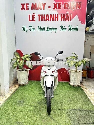 Yamaha Sirius màu Trắng