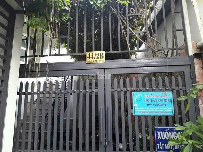 Cho thuê nhà đối diện cổng công viên phần mềm Quang Trung , Q12