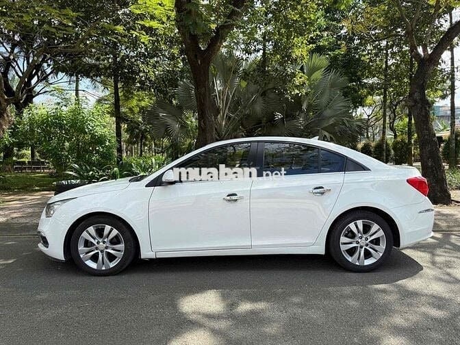 Chevrolet Cruze 2016 LTZ 1.8 AT - 93000 km