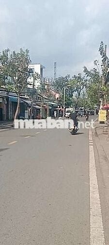 Nhà mặt tiền Kinh doanh sầm uất phạm thế hiển DT 4m x 30m trệt 1 lầu