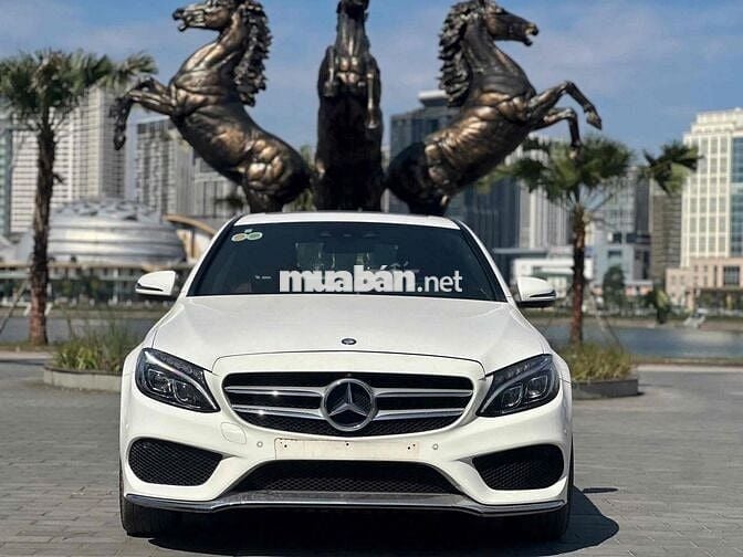 Mercedes-Benz C300 AMG 2015 trắng siêu đẹp êm ái