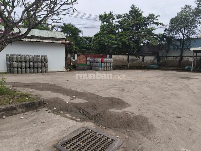 Cho thuê mặt tiền bãi kho DT 30 x 30m tại Quận 7 – Giá tốt, vị trí đẹp