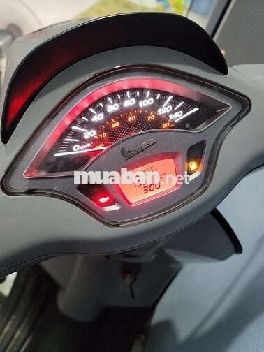 Vespa sprint sbs chính 1 đời chủ xe nữ đi 90% mới!