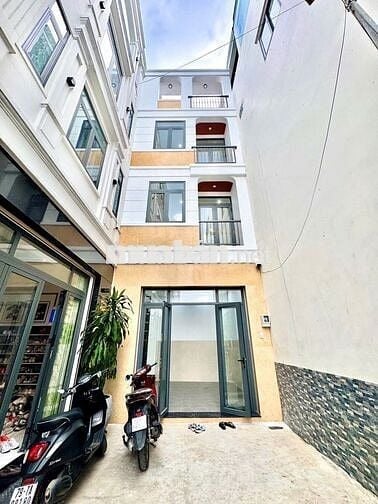 Nhà phố hẻm oto Nguyễn Thượng Hiền