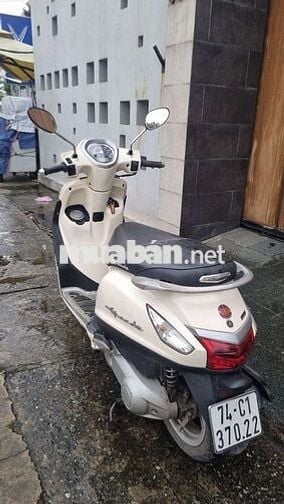 Yamaha Grande màu Kem