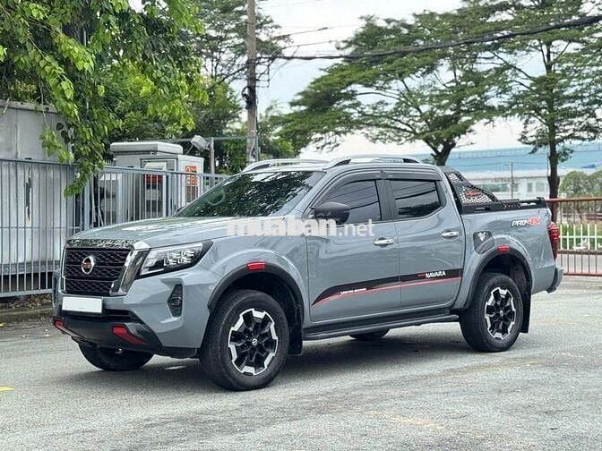 Nissan Navara 2023 VL Xám Đã Chạy 24.000 Km