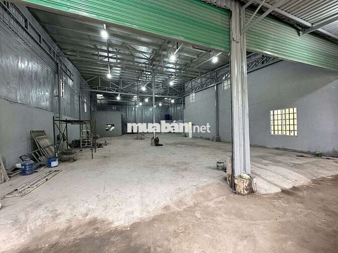 Nhà xưởng có sẵn vp + nhà trêt lầu .dtsd 500 .dg xe công, sẵn điện 3p