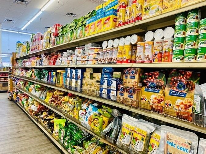 CỬA HÀNG BÂCH HOÁ CẦN NGƯỜI PHỤ BÁN HÀNG DỊP CUỐI NĂM 