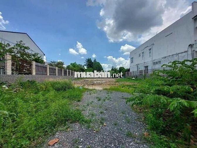 KẸT TIỀN SANG NHANH 180m2 ĐẤT TÂN UYÊN GẦN  CHỢ QUANG VINH , SÁT KCN